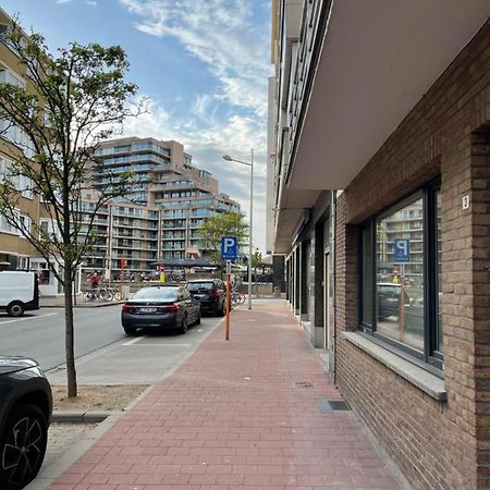 Lovely 2 Bedroom Appartment Near Knokke-Strand Beach Bar Exteriör bild